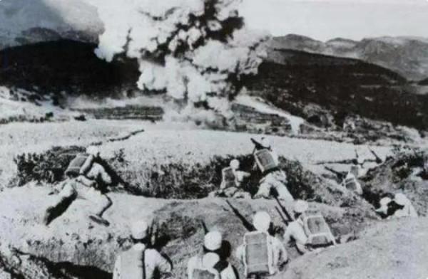 松山戰役中,我軍九歲娃娃兵被日軍俘虜,寧死不屈,為國捐軀 松山戰役中,我軍九歲娃娃兵被日軍俘虜,寧死不屈,為國捐軀