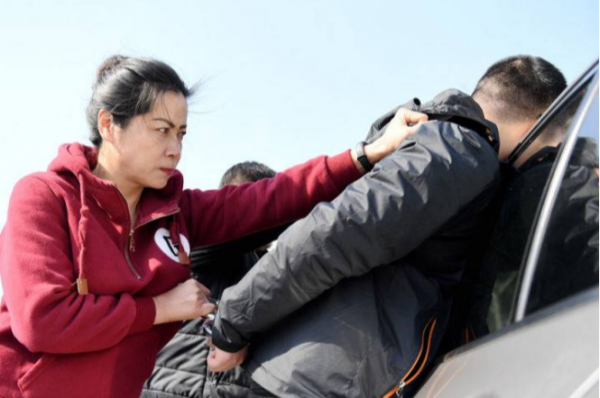 緝毒女警王雲榮：臥底11年破獲毒案140餘宗，最怕被逼吸毒