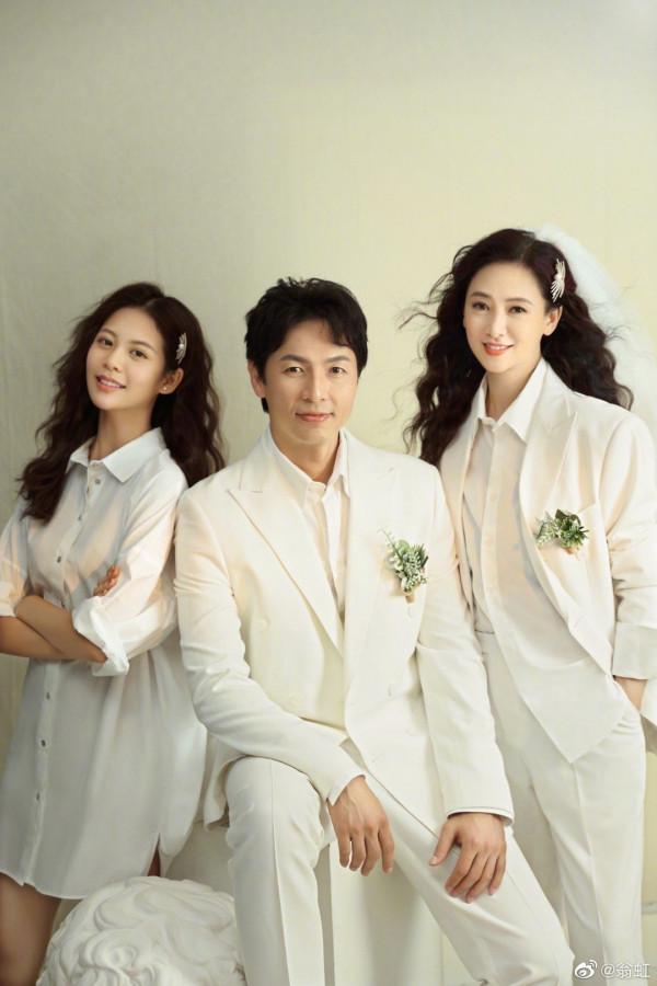 翁虹結婚十五年了！社交平臺大撒狗糧！網友：老公好像宋鍾基啊