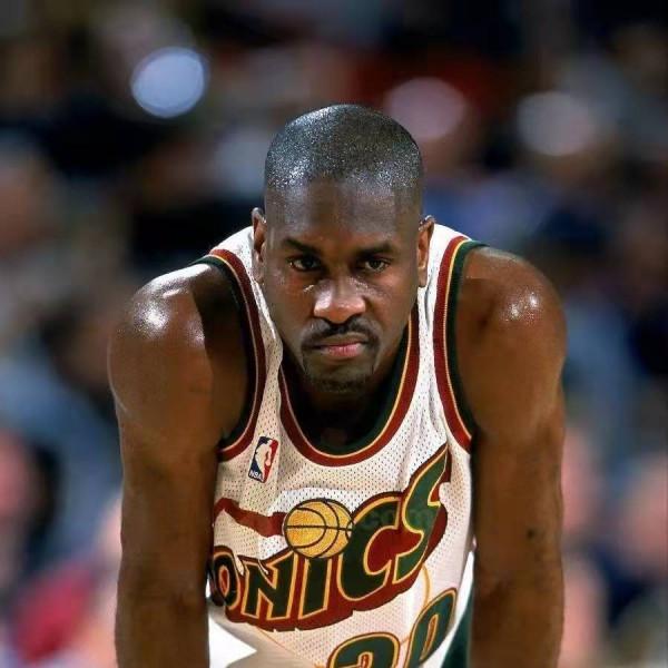 生涯入選9次一防有多難？歷史上僅4人做到，3個竟然是後場球員