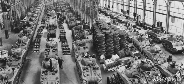 二戰期間，美國軍事工業是如何在短短几年內成為世界第一的