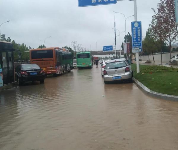 家裡暖氣突然爆管要淹家了，10年水暖師傅告訴你怎麼應急