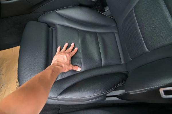 賓士 C200:4年車齡新C旅,優雅美麗5折售 賓士 C200:4年車齡新C旅,優雅美麗5折售