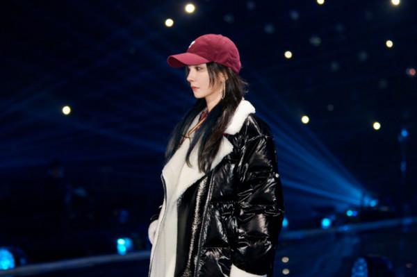 楊冪跨年排練造型太炸裂!穿朋克造型變酷颯御姐,氣場全開好亮眼 楊冪跨年排練造型太炸裂!穿朋克造型變酷颯御姐,氣場全開好亮眼