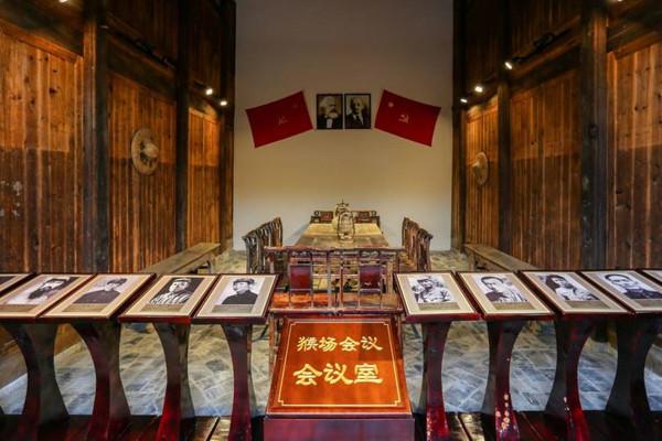 冷少農：潛伏在何應欽身邊，為三次反圍剿提供情報，32歲慘遭殺害