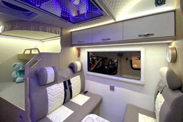 國六依維柯藍牌C本還滿足K歌聚會 程力舒欣房車 國六依維柯藍牌C本還滿足K歌聚會 程力舒欣房車