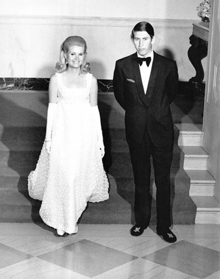 1970年,尼克松看上了22歲的查爾斯,親自做媒讓女兒和他單獨相處 1970年,尼克松看上了22歲的查爾斯,親自做媒讓女兒和他單獨相處