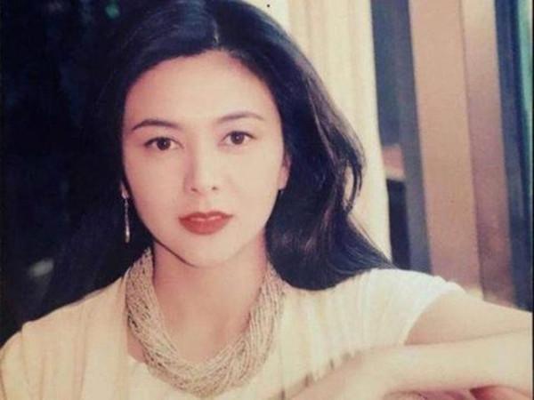 關之琳59歲生日,曾盛世容顏風光無限,被兩位富豪拋棄,孤獨至今 關之琳59歲生日,曾盛世容顏風光無限,被兩位富豪拋棄,孤獨至今