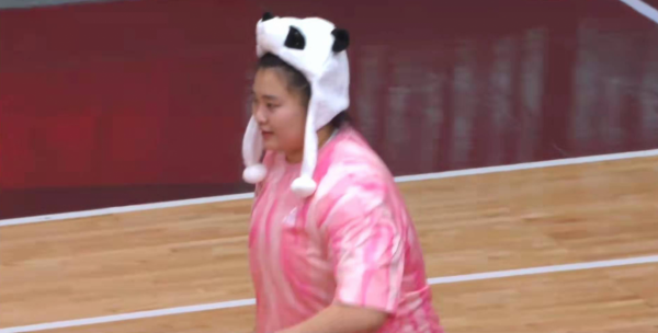 WCBA全明星:30人舞蹈大聯歡,女版奧尼爾位居C位,李夢高顏值 WCBA全明星:30人舞蹈大聯歡,女版奧尼爾位居C位,李夢高顏值