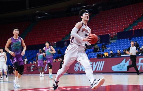 CBA排名更新！山東慘敗掉第10，江蘇10連敗，李春江打造新貴