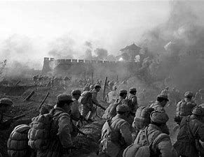 解放軍集中火炮對城垣進行轟擊，打得國軍死傷累累，工事被毀大半