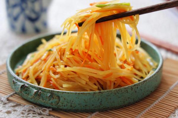 對抗秋老虎，清脆爽口的這菜不能少，每次上桌必光碟，孩子超愛吃