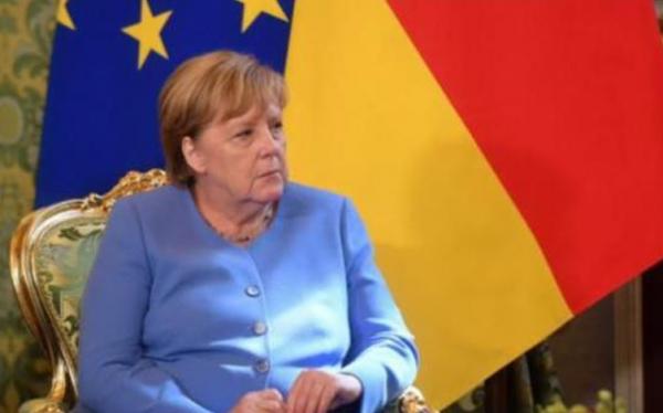 默克爾也沒想到,臨下任了,還要被這樣羞辱 默克爾也沒想到,臨下任了,還要被這樣羞辱