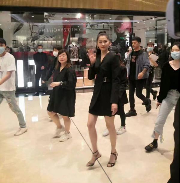 關曉彤線下活動照片曝光,氣質很好很漂亮 關曉彤線下活動照片曝光,氣質很好很漂亮