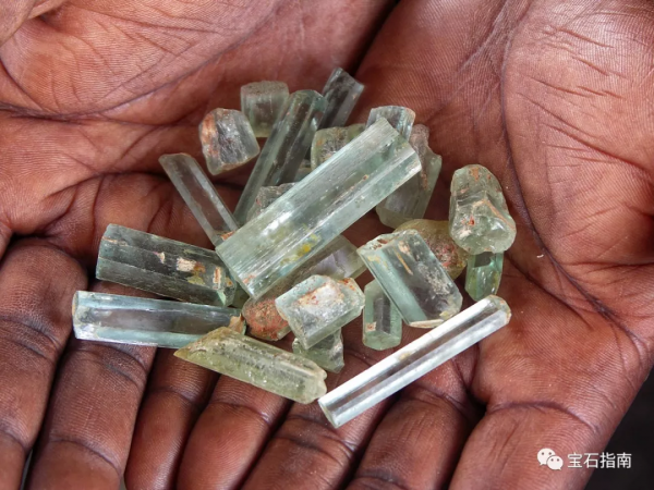 坦尚尼亞：坐擁200餘種寶石的“黑馬”產地