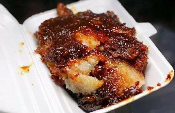 陝西大哥賣小吃，每天3&colon;00就營業，給兒子媳婦買了67萬的房子