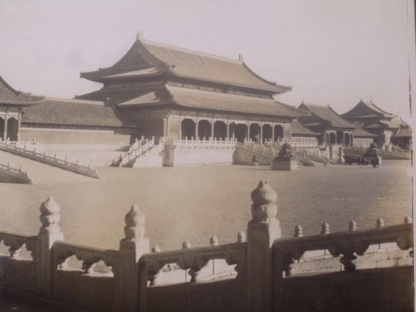 湖南農婦巧遇林伯渠，打聽失散10年的丈夫，說出名字被急送延安