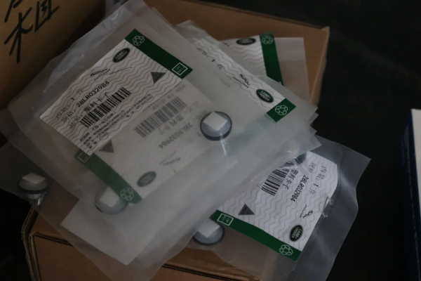 翻新一輛“破爛不堪”的路虎攬勝，匠心修復，滿血復活變新車