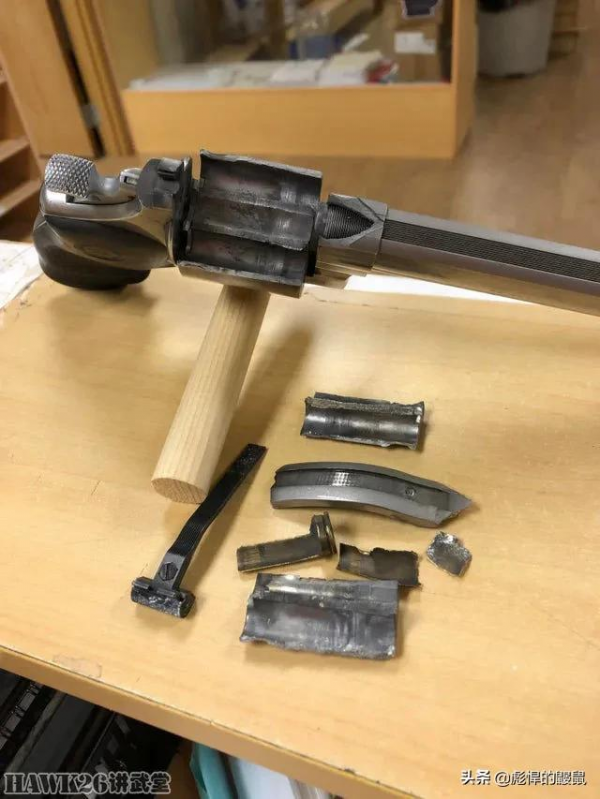 轉輪手槍炸膛現場 老射手復裝彈藥時疏忽 險些造成不可挽回的悲劇 轉輪手槍炸膛現場 老射手復裝彈藥時疏忽 險些造成不可挽回的悲劇