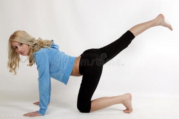 四組瑜伽動作，幫你甩掉身上多餘的贅肉