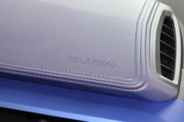 售價15.18萬,帥氣又時髦,配置豐富,實拍豐田C-HR 售價15.18萬,帥氣又時髦,配置豐富,實拍豐田C-HR