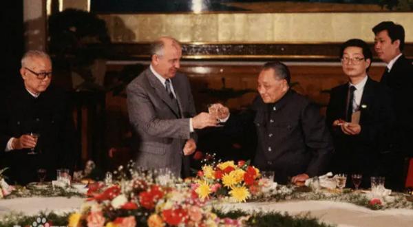 “戰鬥民族”俄羅斯，為何最終選擇與中國攜手並肩？