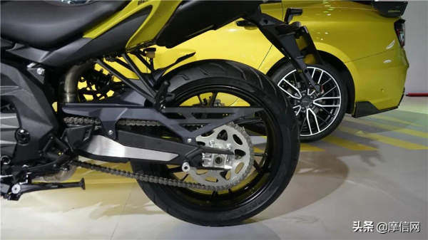 Benelli與領克推出聯名款摩托“燃金彈頭”