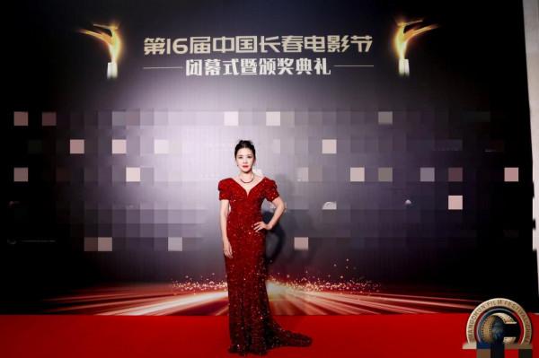 長春電影節:鄧萃雯發福何琳臉僵,景甜霸總範,蔡少芬張晉秀恩愛 長春電影節:鄧萃雯發福何琳臉僵,景甜霸總範,蔡少芬張晉秀恩愛