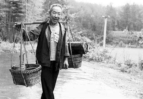 鋸鍋匠和他的“修”字挑