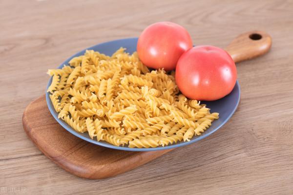 好吃的家常螺絲義大利麵,小白一看就會,香辣暖胃,專治雨夾雪 好吃的家常螺絲義大利麵,小白一看就會,香辣暖胃,專治雨夾雪