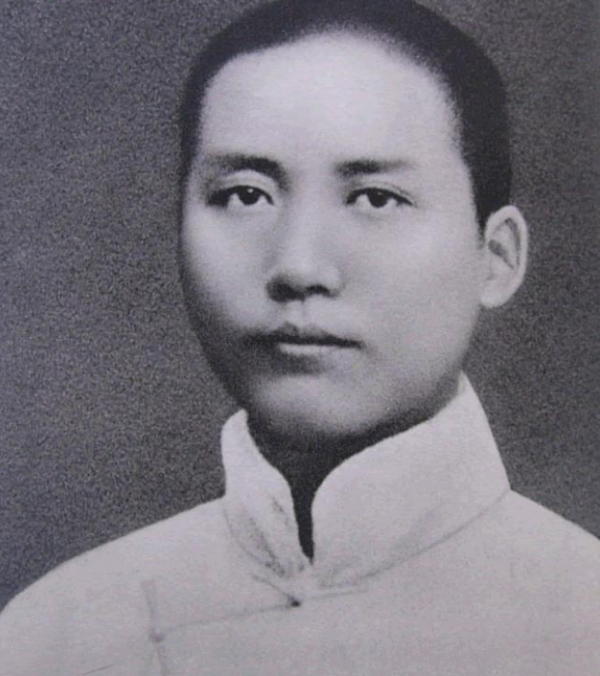 1958年，毛澤東與老友敘舊時問眾人“關公姓什麼”，結果無人答對