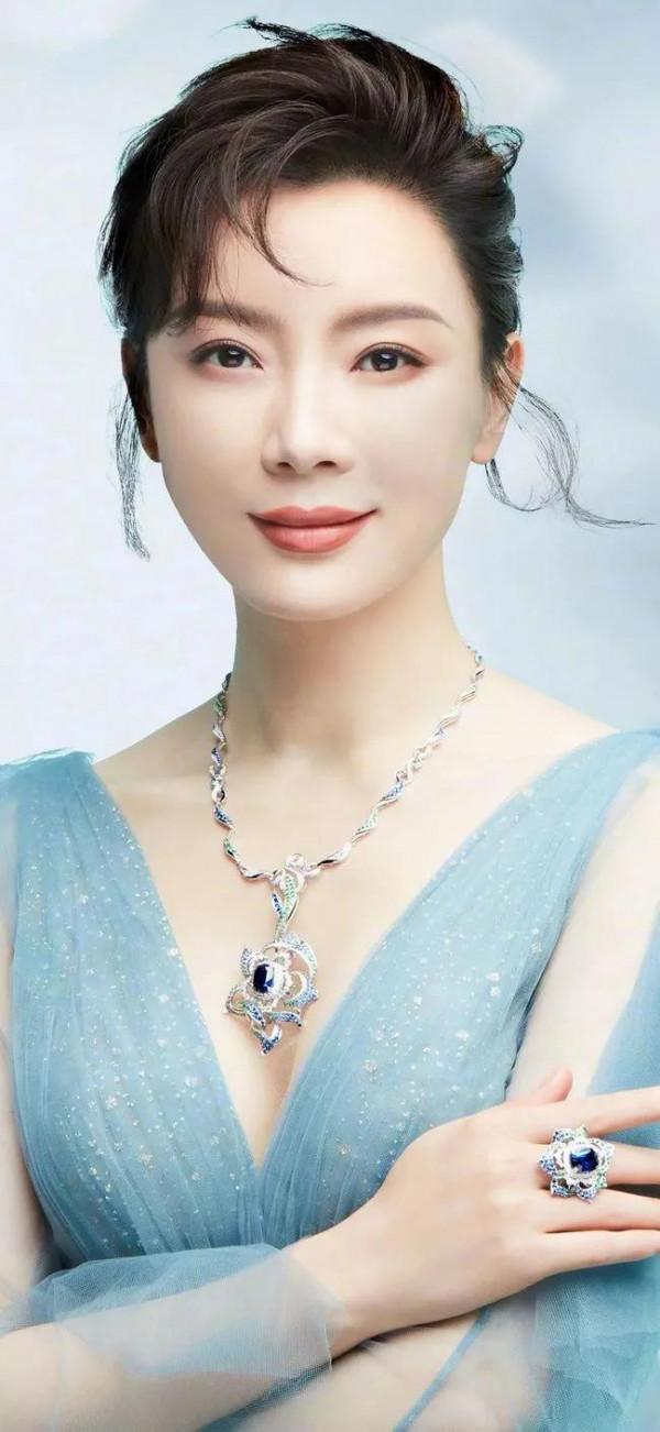 陳數：霸道總栽，又美又颯