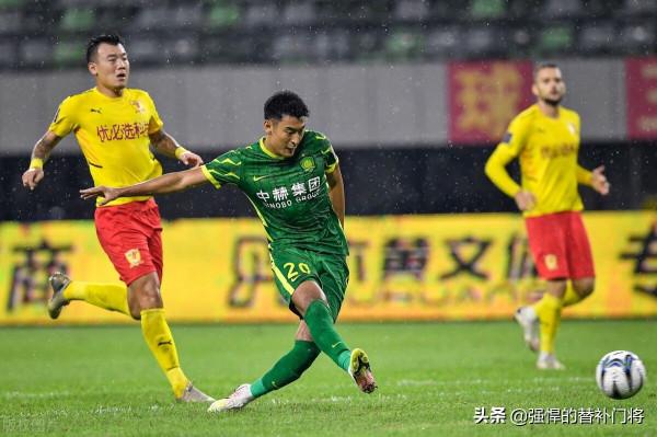 國足鋒線迎來新選擇！26歲前鋒狀態復甦，12強賽有望替代歸化