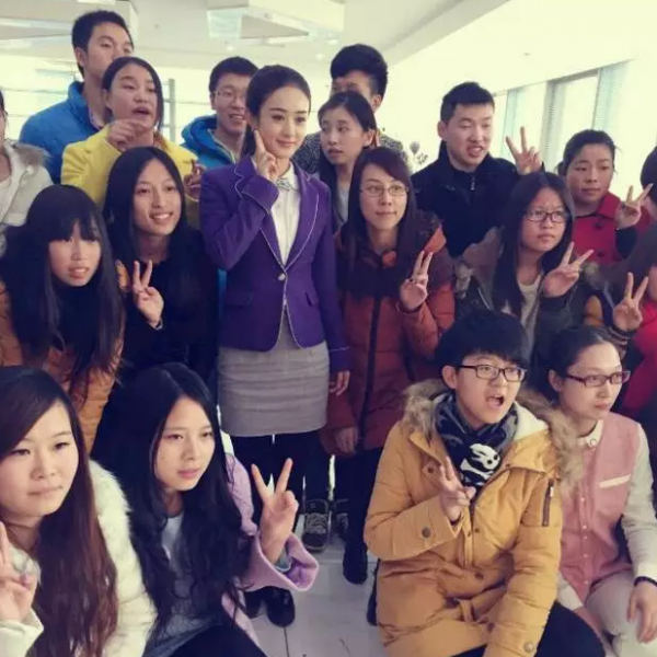 明星和素人、網紅的合照,誰贏了? 明星和素人、網紅的合照,誰贏了?