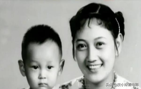 著名演員王曉棠：童年顛沛流離，中年痛失愛子，如今過得怎麼樣？