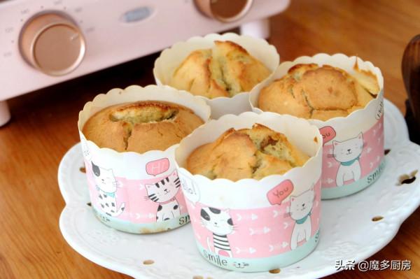 香蕉葡萄乾做成蛋糕更好吃，不用打蛋器，小朋友都能輕鬆做