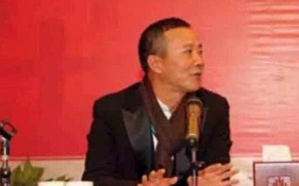 莆田系創始人詹國團:15歲貼小廣告起家,90 年代就擁有百家醫院 莆田系創始人詹國團:15歲貼小廣告起家,90 年代就擁有百家醫院