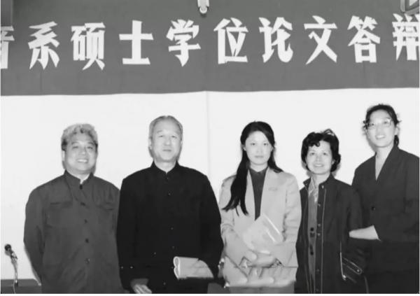 國民大姐敬一丹:26歲嫁初戀,老公是億萬富商,女兒嫁蘇格蘭小夥 國民大姐敬一丹:26歲嫁初戀,老公是億萬富商,女兒嫁蘇格蘭小夥