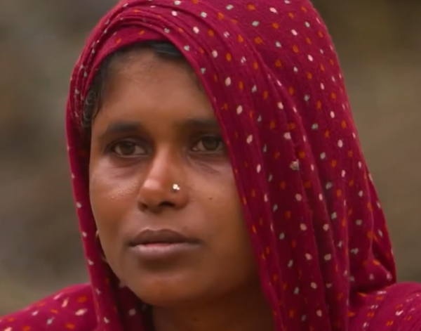 印度可惡的人販子：把12歲少女孩，賣給70歲老頭