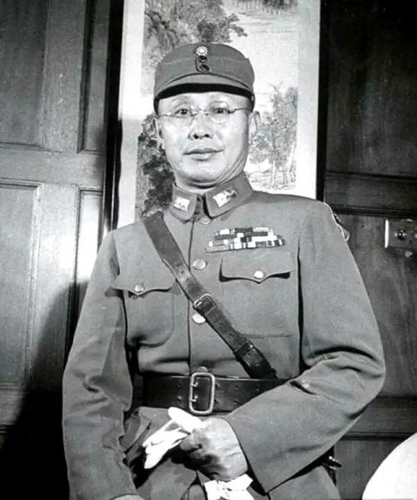 中國軍神：擊斃日本3.3萬，勝利後遭軟禁33年，至今棺槨未入土