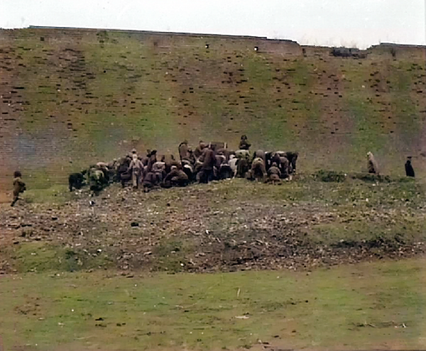 八十年前人們艱苦生活的歷史照片,看完後你還感到生活壓力大嗎? 八十年前人們艱苦生活的歷史照片,看完後你還感到生活壓力大嗎?