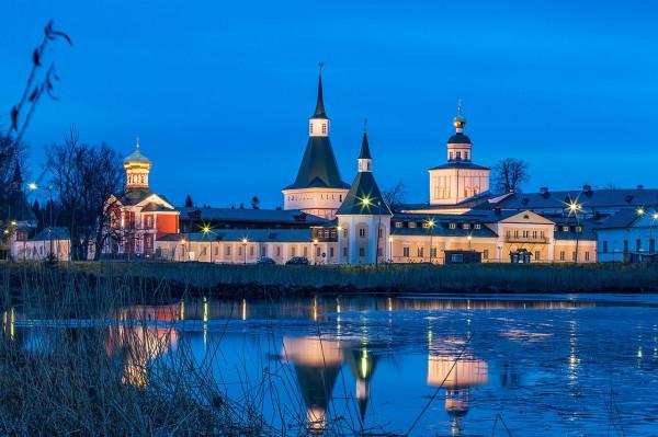 這湖太美了,我可以看一天 這湖太美了,我可以看一天