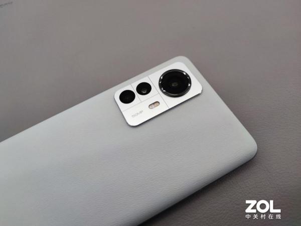 連夜蹲點小米之家，只為拍到小米12上手圖賞