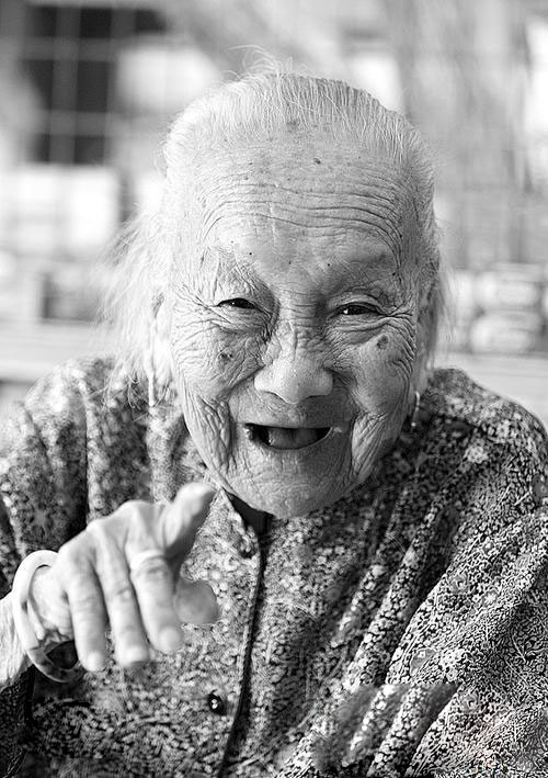 知名演員李丁:去世11年後兒子早逝,與妻子相伴57年的愛讓人淚目 知名演員李丁:去世11年後兒子早逝,與妻子相伴57年的愛讓人淚目