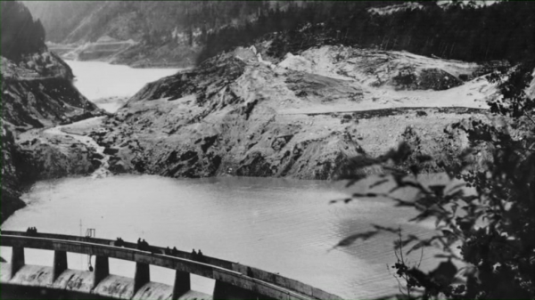 “最堅固的大壩”：大山垮了大壩還在，洪水席捲村莊，2500人死亡