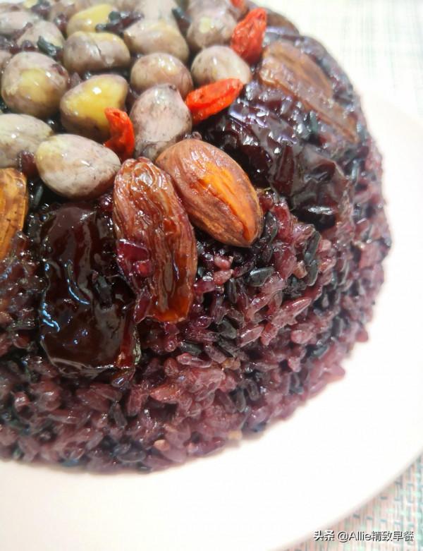 八寶飯的升級版，用雜糧搭配這幾樣，香甜軟糯又飽腹，成品真好看