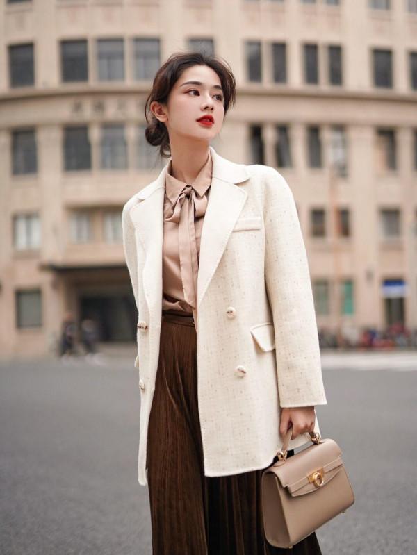 步入冬季別亂買衣服，試試“毛呢外套”，能讓你輕鬆穿出好氣質