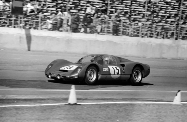 18號賽車是第一輛獲得國際賽事冠軍的911 18號賽車是第一輛獲得國際賽事冠軍的911