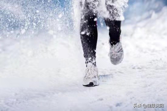 健康科普堂 | 冰雪天“企鵝式”走路防摔寶典 健康科普堂 | 冰雪天“企鵝式”走路防摔寶典