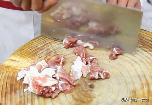 廚師長分享家常菜“苦瓜肉片”,講解苦瓜不苦小技巧,先收藏了 廚師長分享家常菜“苦瓜肉片”,講解苦瓜不苦小技巧,先收藏了